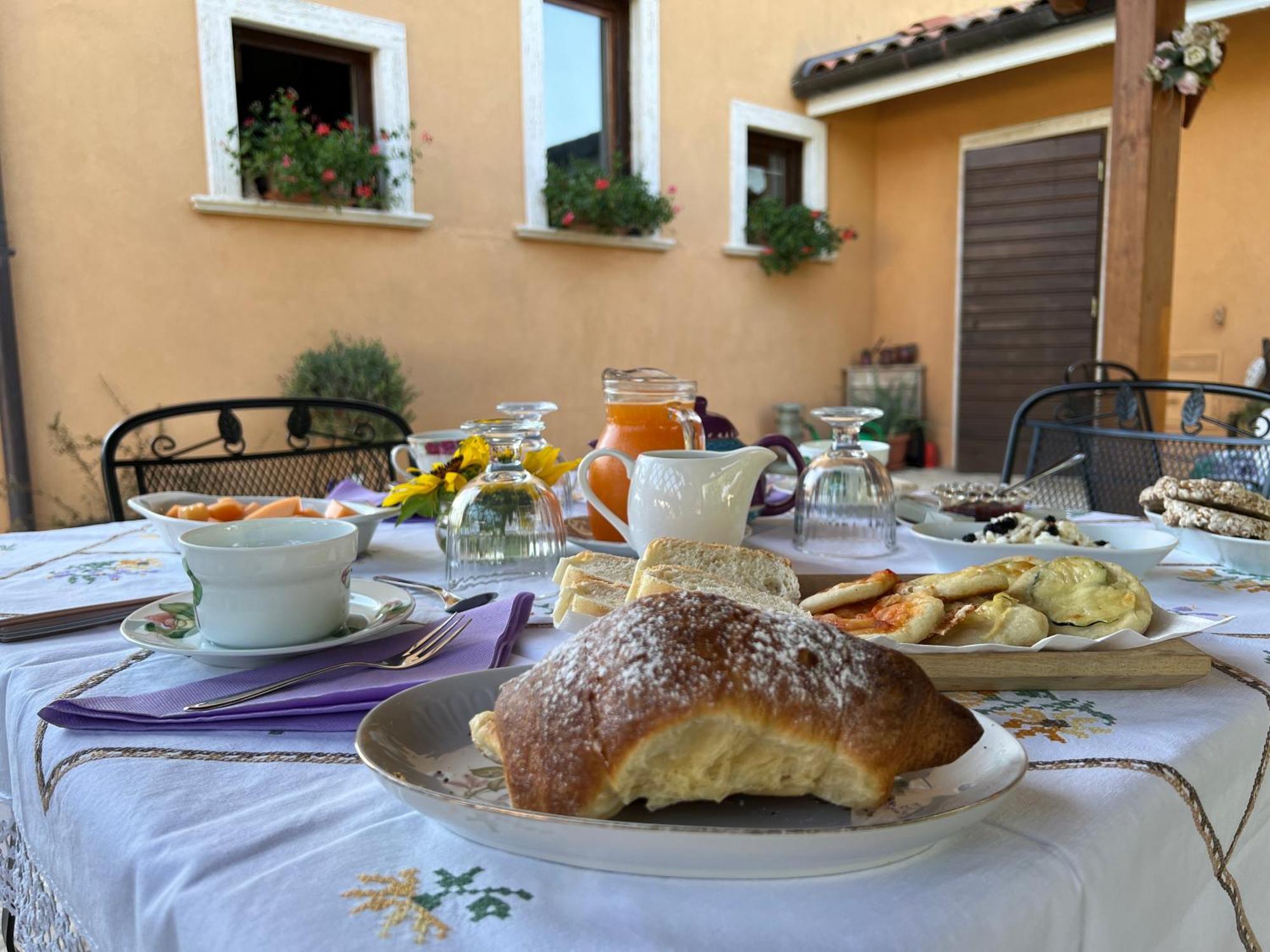 Bed & Breakfast Le Piagge Scurcola Marsicana Екстериор снимка